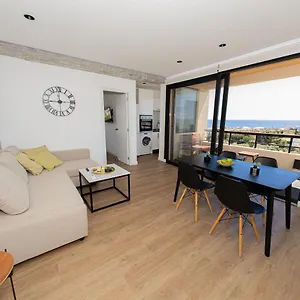 Amazing With Stunning Views Apartment